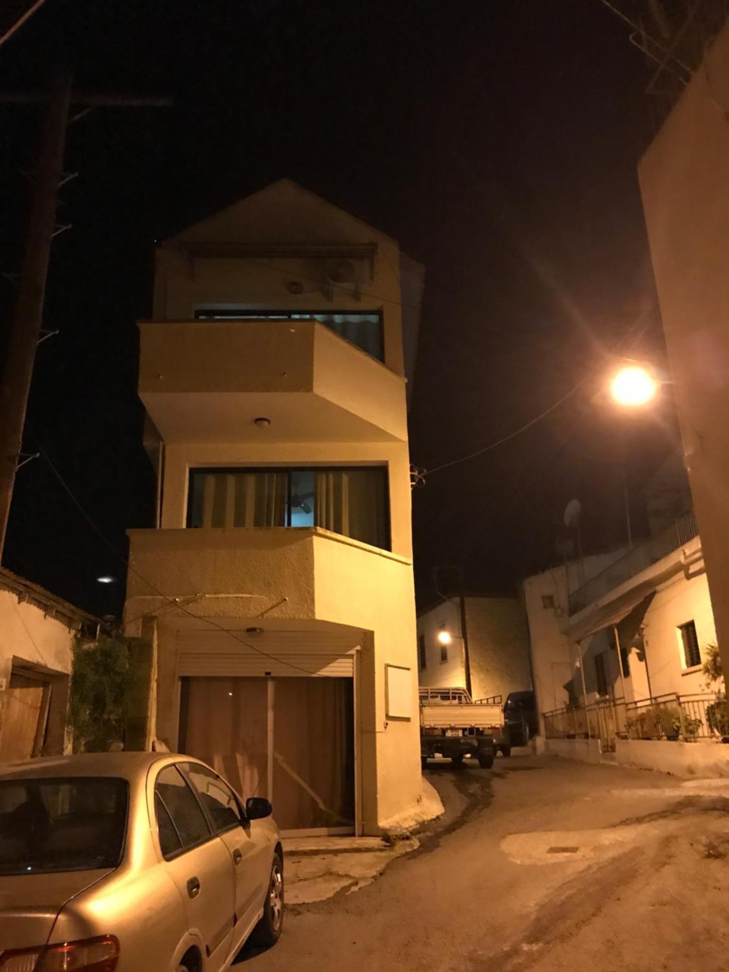 Apartment Village *