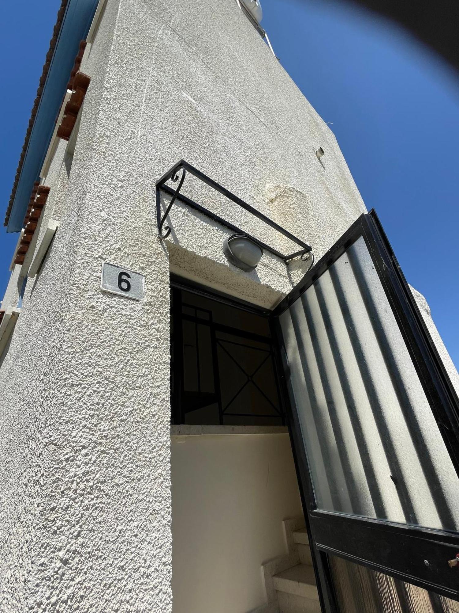 Village Apartment *