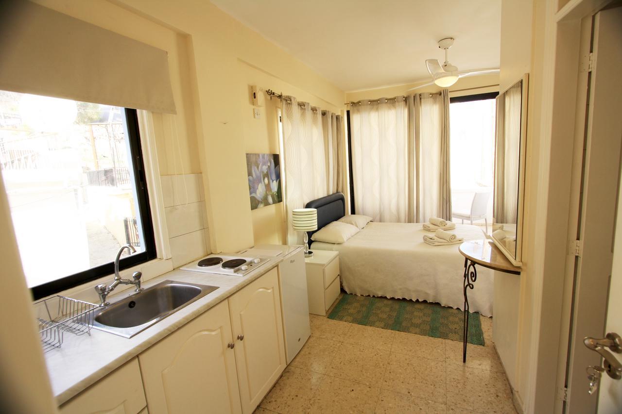 Apartment Village *